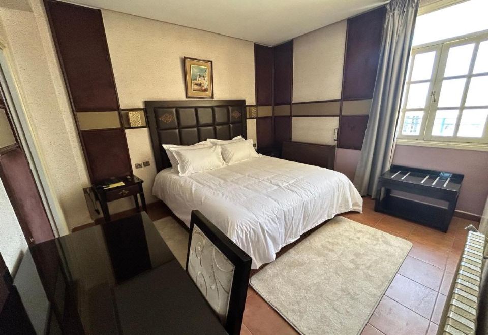 带露台的小型套房