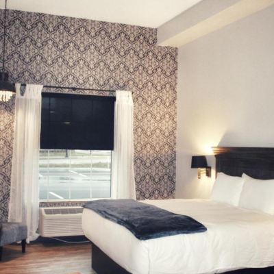 Standard King Room Waterfront Hotel Promo Code