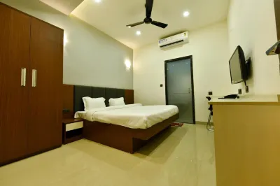 Hotel Nikhil Regency Ξενοδοχεία στην πόλη 