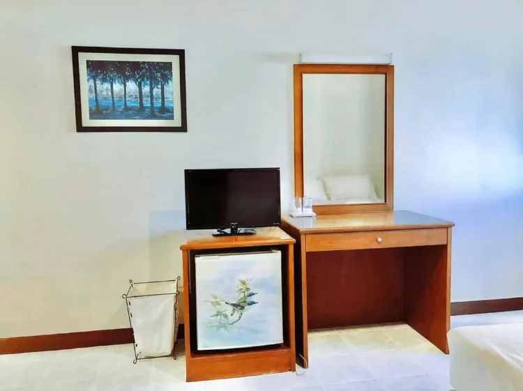 ห้องมาตรฐานเตียงใหญ่หรือเตียงแฝดพร้อมระเบียง
