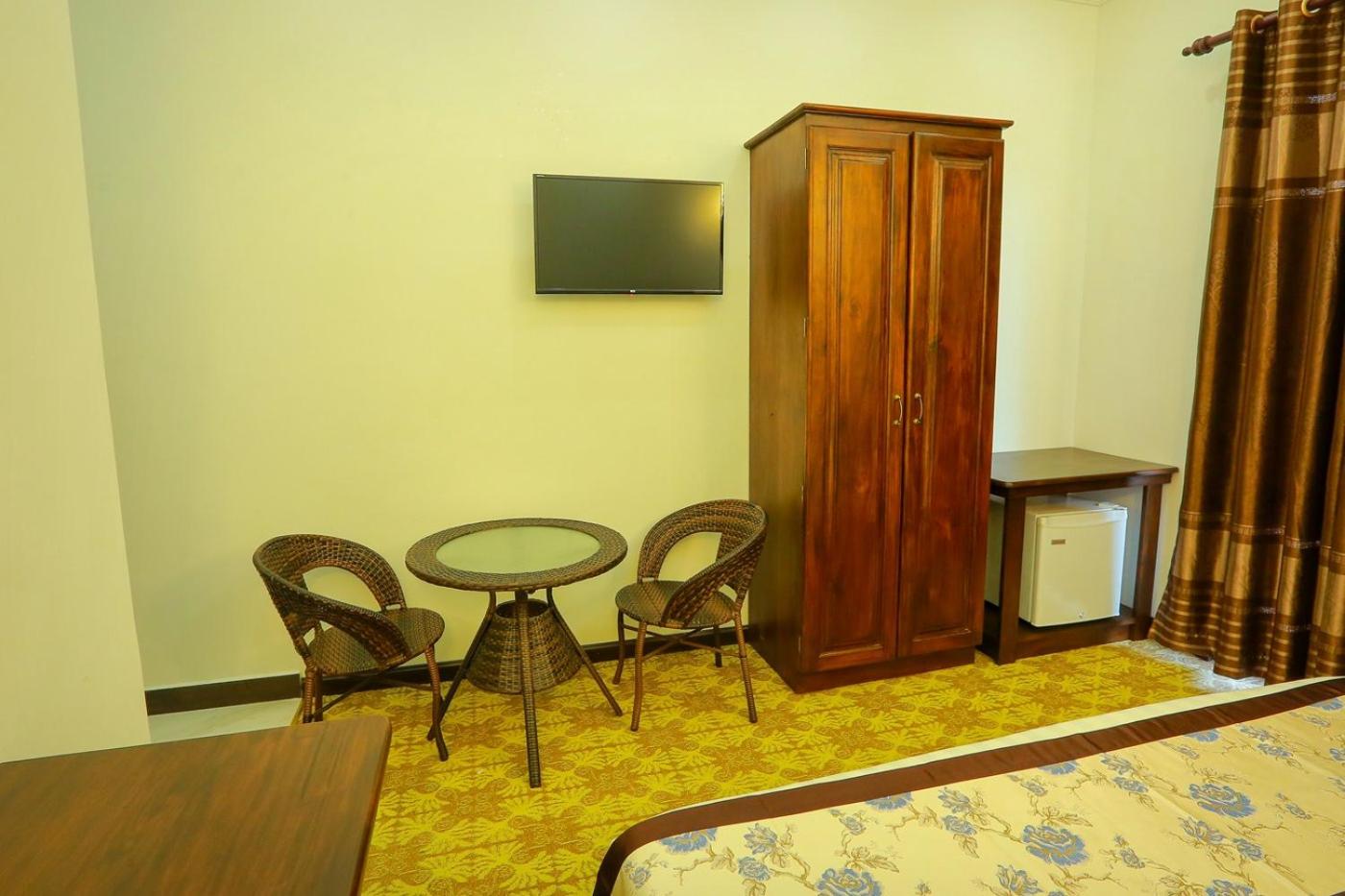 特大床套房带阳台