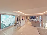 La Dolce Vita Hotel