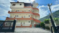 Friends House - Borsh Hotel Ξενοδοχεία στην πόλη 