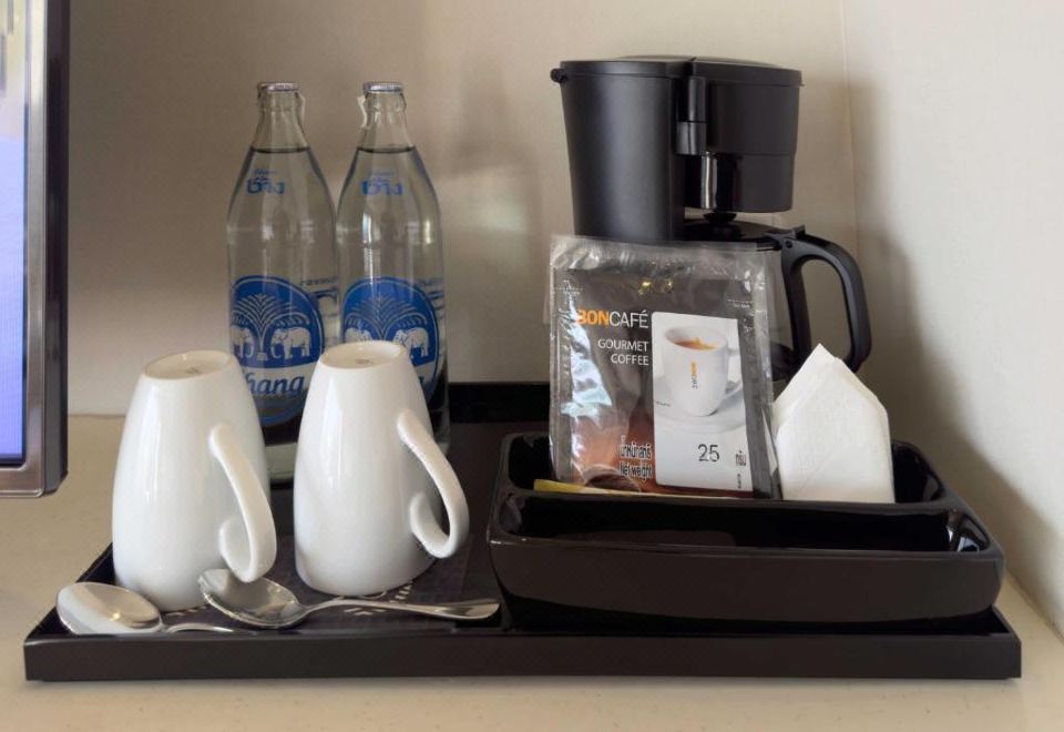 河景俱乐部豪华特大床房