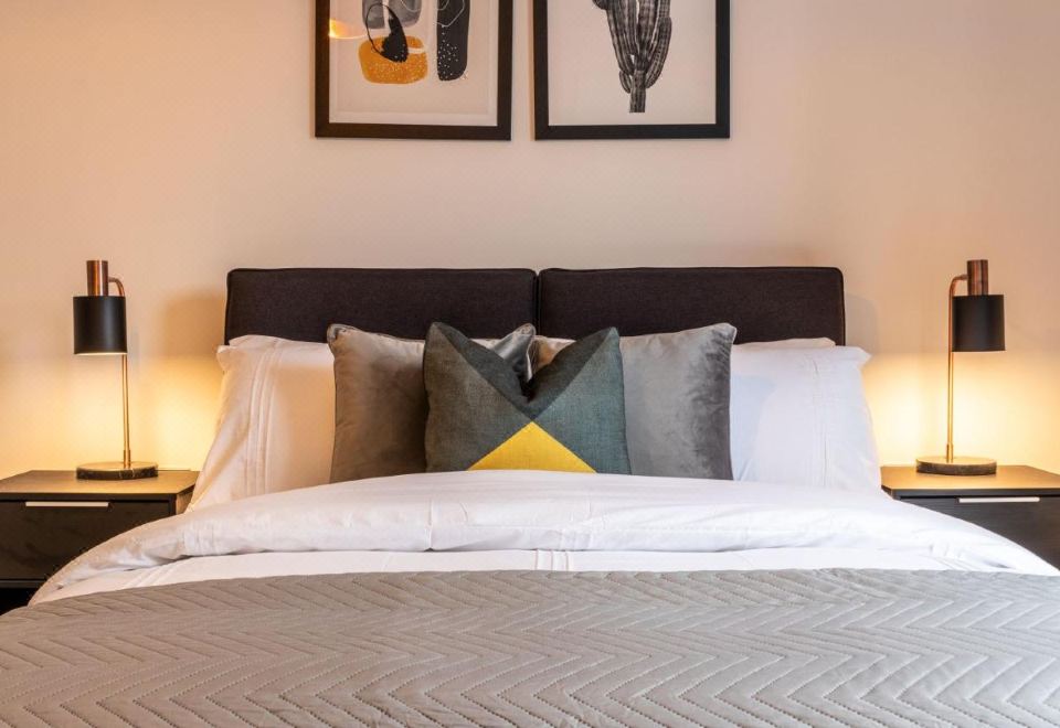 SevenStays Ashford - 2BR Luxury ApartmentsTwo-Bedroom Apartment