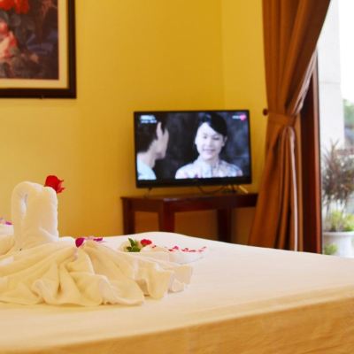 Deluxe Double Room, 1 King Bed, Non Smoking Panda Garden Promo Code