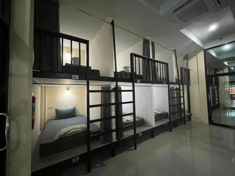 ห้องพักรวมชายหญิง