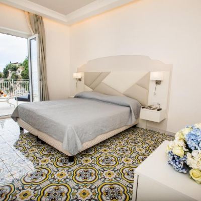 Deluxe Double Room with Balcony Hotel le Rocce Promo Code