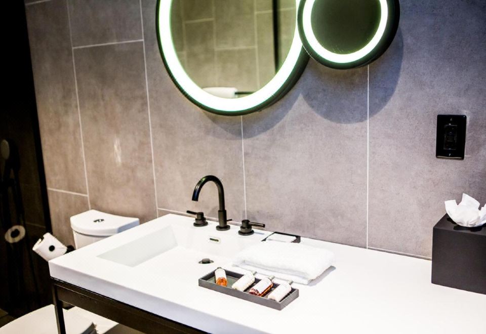 The Time New YorkDeluxe One-Bedroom King Suite