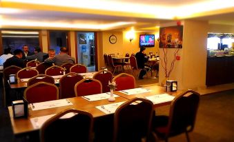 SARR TAC MAHAL HOTEl - Housity