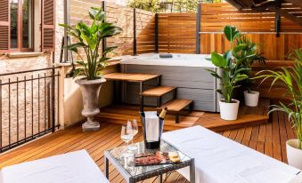 GG8 Hotel &amp; Suite SPA - Housity
