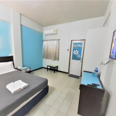 Double Room with Air Conditioning and Hot Water Singapore Hotel Promo Code
