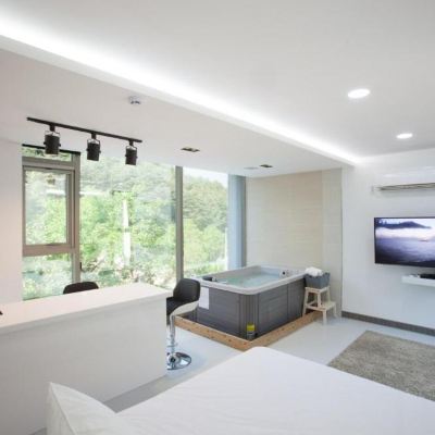 룸 6 더블 침대 가평 더모스트 펜션 쿠폰