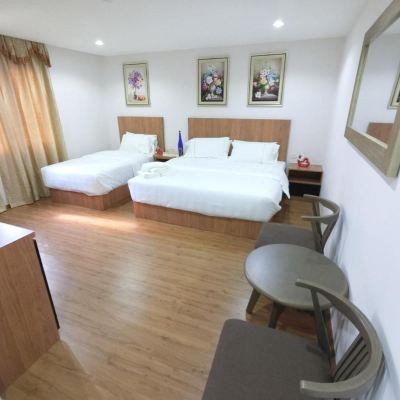 Bilik Deluxe Triple Kupon Royale Hotel