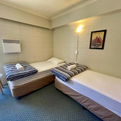 Standard Twin Room with Shared Bathroom Te Anau Lakefront Backpackers Promo Code