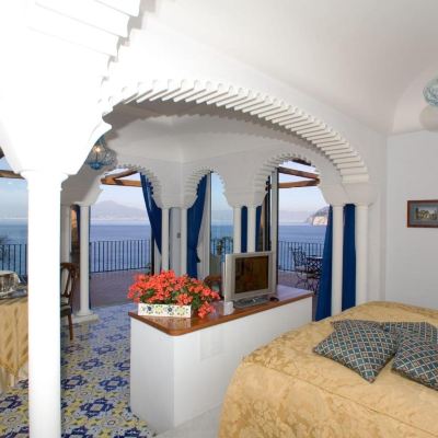 Deluxe Suite Hotel La Tonnarella Promo Code