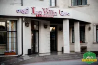 La Villa Park Hotel