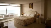 Costa Paraiso Hotel a 