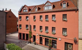 Hotel-Pension Am Schwanenteich - Housity