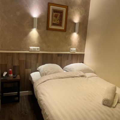 Small Double Room (no Window) Orange Tulip Hotel Amsterdam - Hostel Promo Code