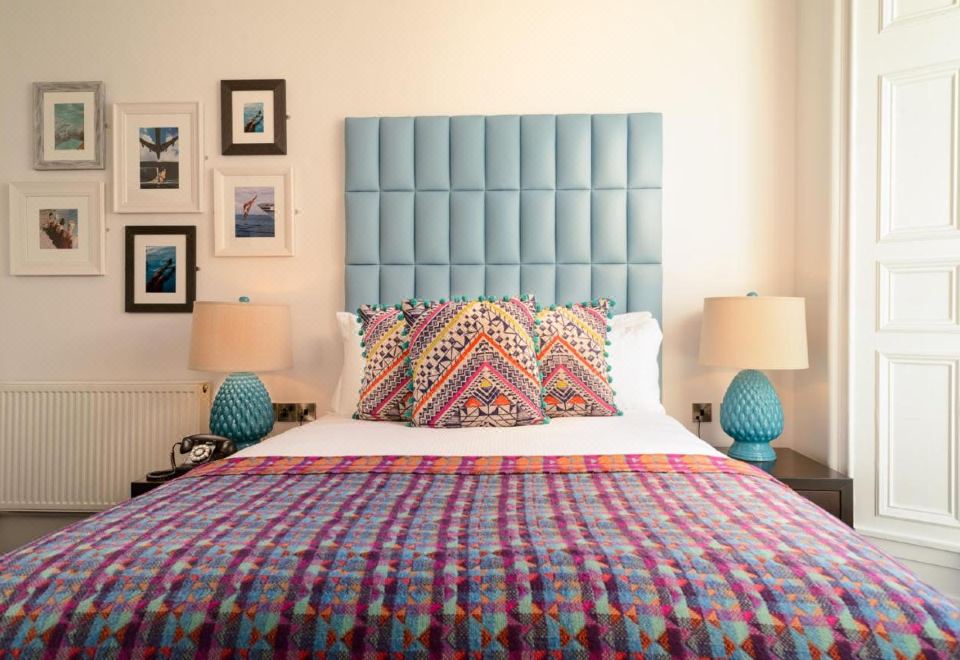 Black IvyStandard Double Room, 1 King Bed, Park View