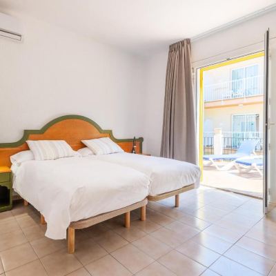 Economy Twin Room Amistad Promo Code