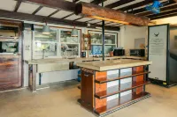 The Yak Lake House - Hostal