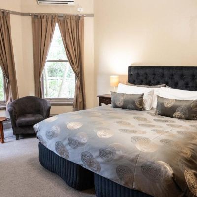 Deluxe Villa-Circa 1860s Homestead Glen Erin at Lancefield Promo Code
