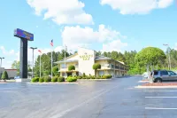 Deluxe Inn - Fayetteville I-95