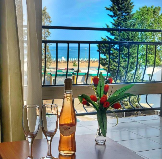 带阳台的海景双床间