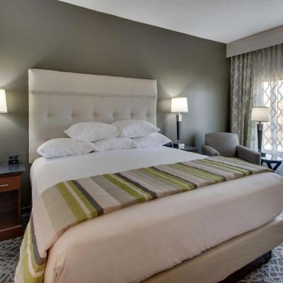Deluxe King Room-Hearing Accessible, Tub Drury Inn & Suites Cleveland Beachwood Promo Code