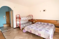 Hotel Crocenzi Hotele w: 
