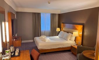 DoubleTree by Hilton Newbury North - Housity