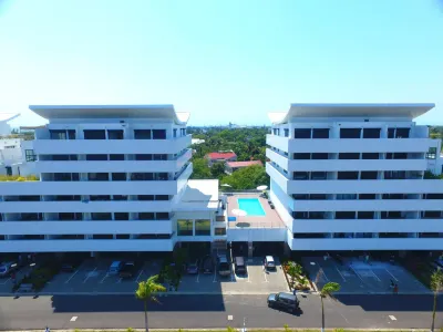 The Streamliner Hotel Apartment Hotels in 