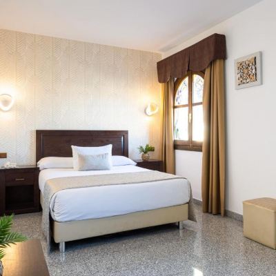 家庭房 卡斯蒂略廣場酒店優惠