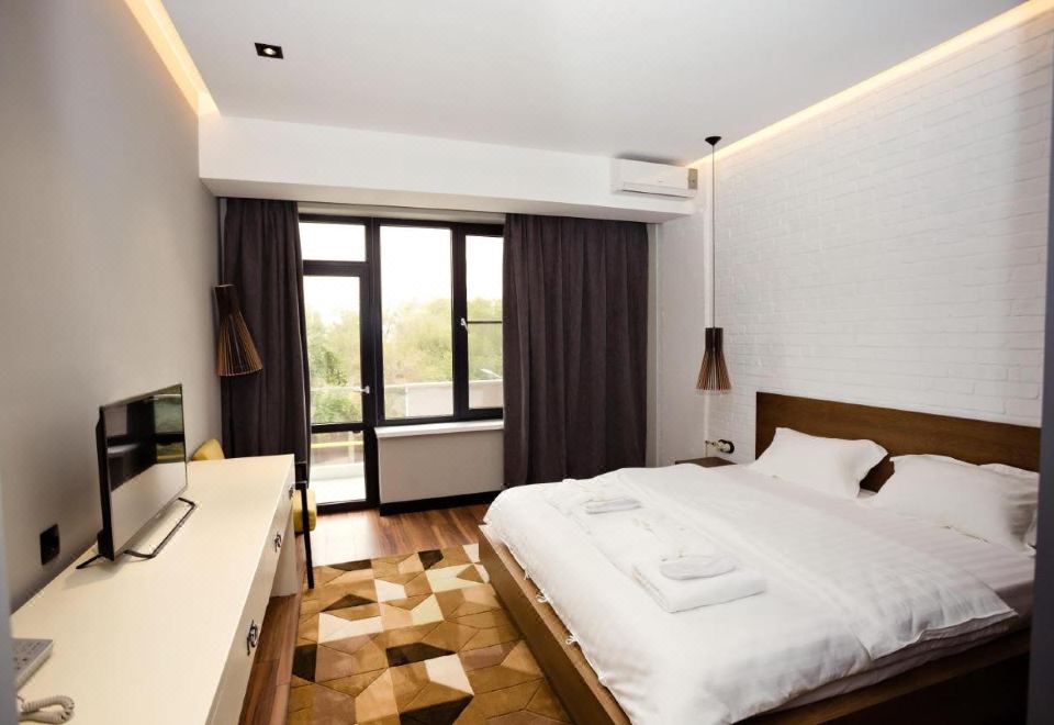 特大床套房带阳台