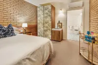Hara House