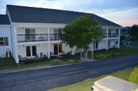 Hollow Inn and Motel Hotel di 
