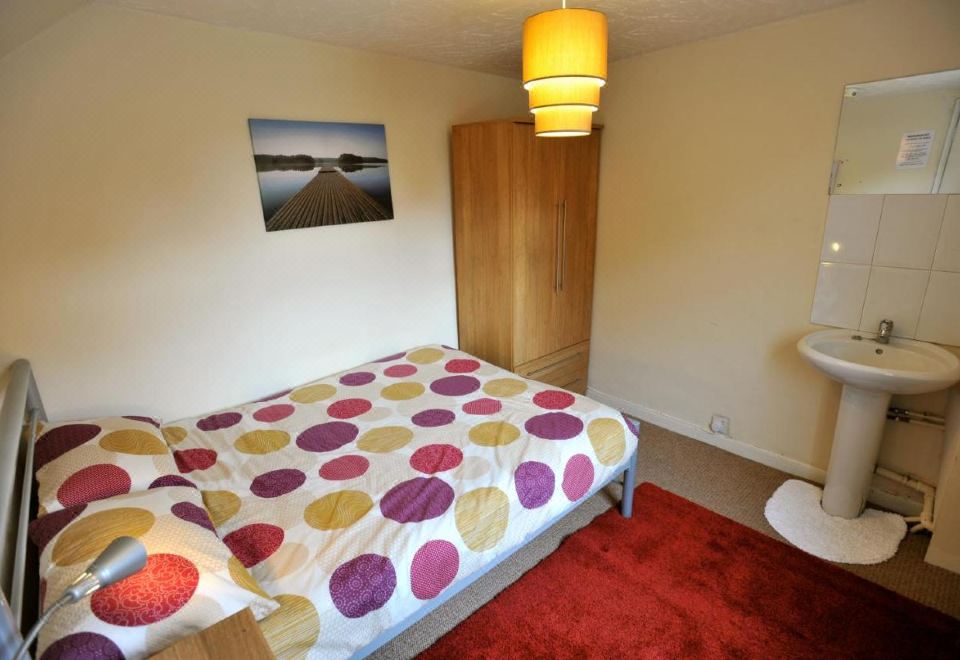 双人房（带公共浴室）