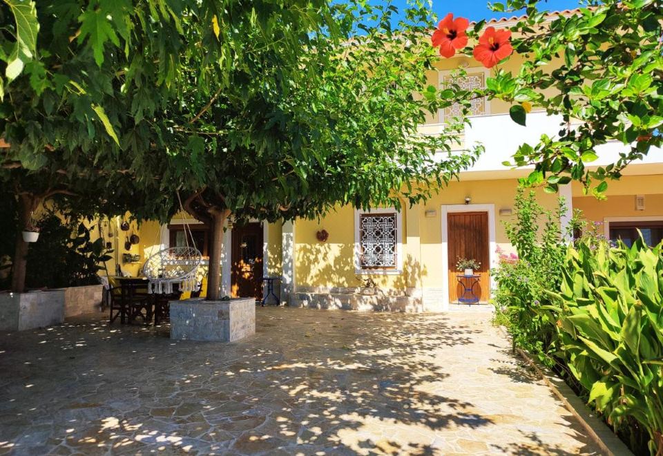 Odysseas Art Villa Superior Villa