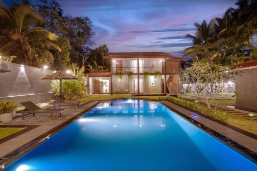 Hasthri Boutique Brown Apartment in Ahangama with pool Near Beach