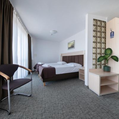 Standard Twin Room Logos Promo Code