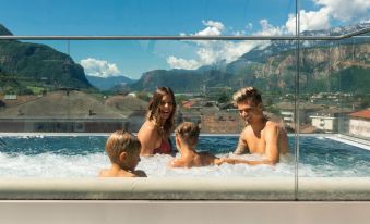 Hotel Ideal Park - Housity