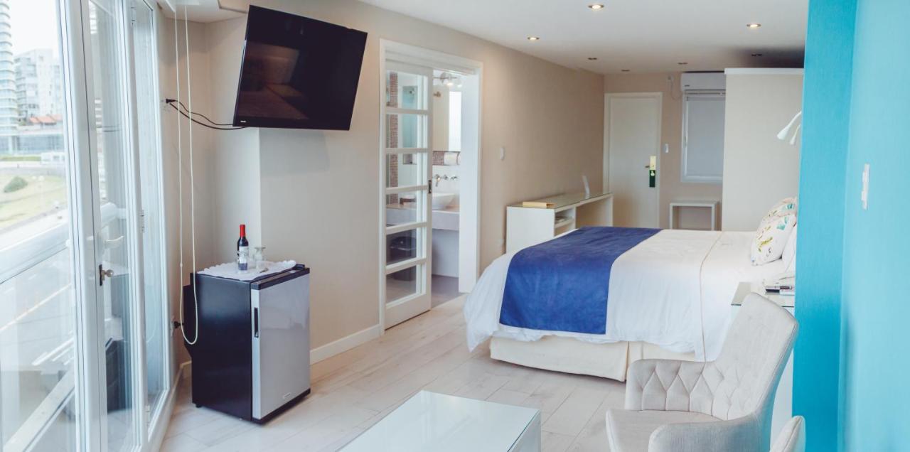 Hotel Las Rocas海景套房