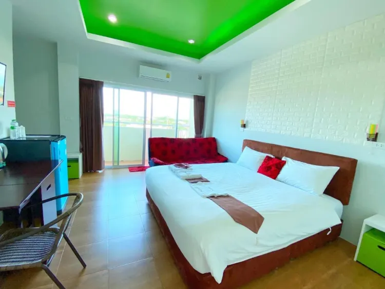ห้องเตียงใหญ่ 1 เตียง วิวภูเขา