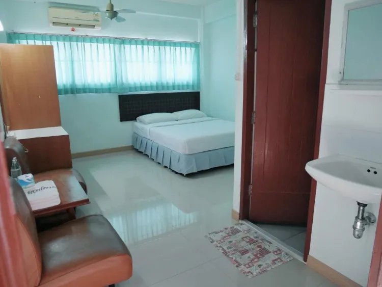 ห้องเตียงใหญ่ 1 เตียง (พัดลม)