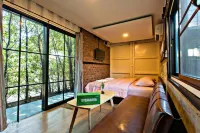 99/9 Box Resort