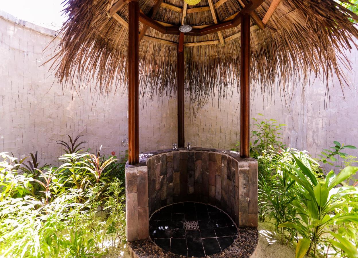 半独立式海滩特大床别墅