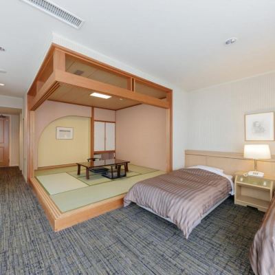 Standard Twin Room With Tatami Area And Private Bathroom-Non-Smoking 塩原温泉 ホテルニューもみぢ【伊東園ホテルズ】 クーポン