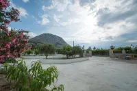 Acrocorinth Apartments